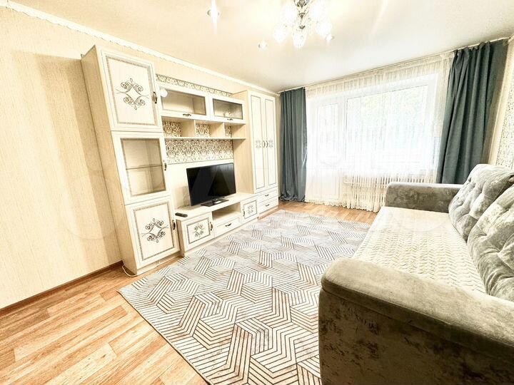 2-к. квартира, 64 м², 1/9 эт.