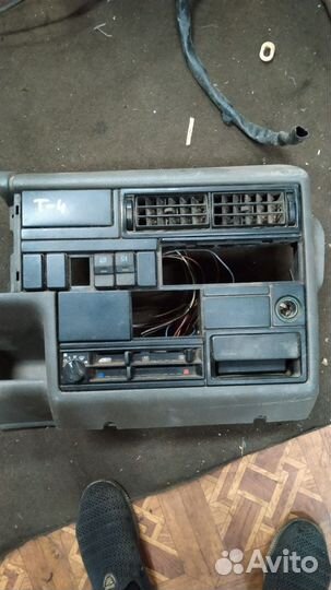 Консоль под магнитофон Фольксваген т-4