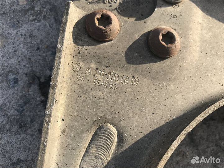 Рычаг передний правый Mercedes-Benz E-Class W211