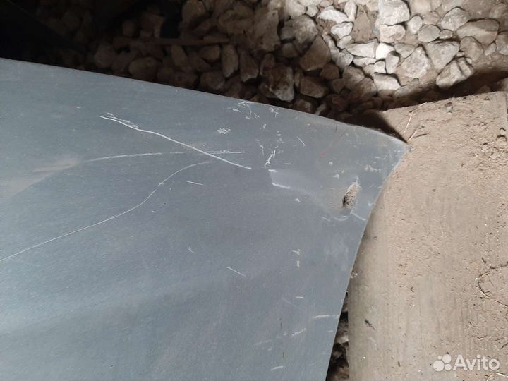 Капот Volkswagen Golf 5