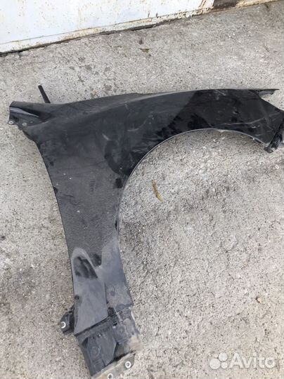 Крыло правое переднее субару леворг