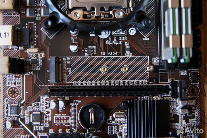 Комплект s1356: Qiyida X9A + Xeon E5-2420 V2 + 8GB