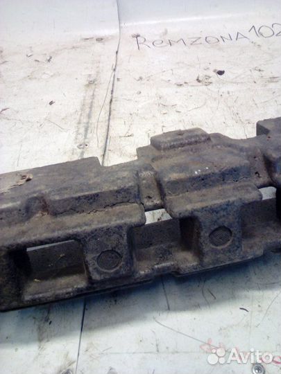 Усилитель бампера Volkswagen Passat B6 2005-2010