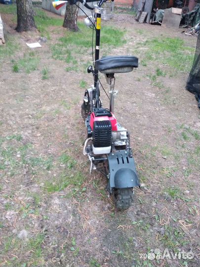 Самокат с бензиновым двигателем