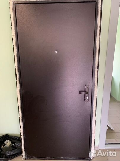 Дверь входная металлическая новая