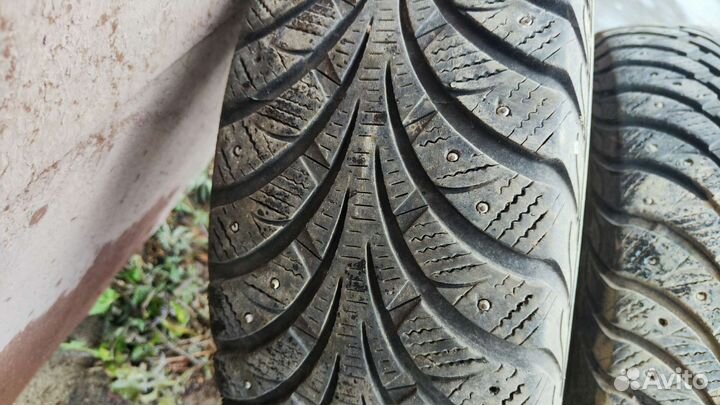 Goodyear UltraGrip Extreme 205/60 R16 92T