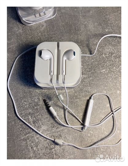 Наушники Apple EarPods проводные