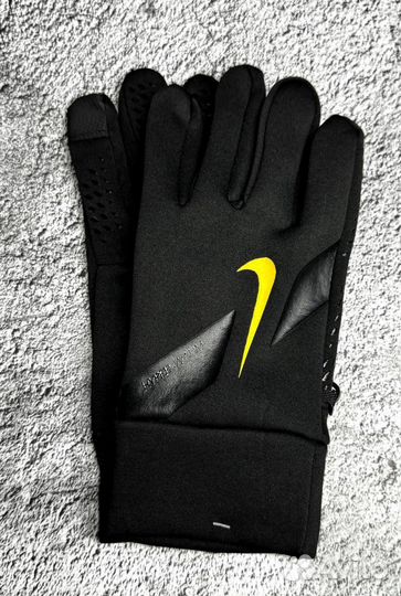 Перчатки Nike на любой случай