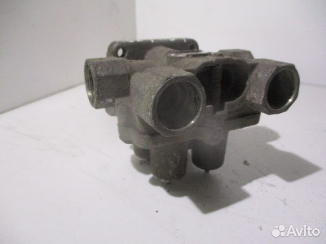 Кран защитный 4-х контурный MAN 81521516098