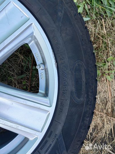 Goodyear UltraGrip Ice WRT 235/60 R17 102S