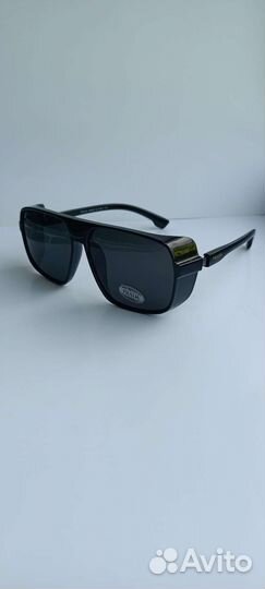 Солнцезащитные очки prada