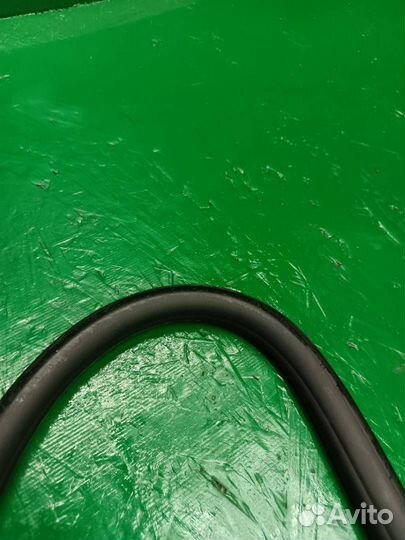 Уплотнитель двери передней Opel Astra J GTC 2013