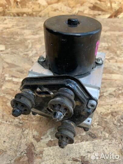 Блок abs Volkswagen Passat B6 2.0 BVY