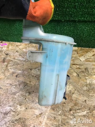 Бачок омывателя Toyota Platz NCP12 2001