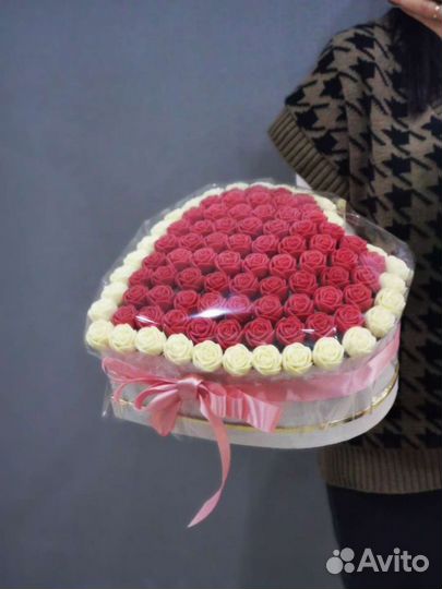 Шоколадные розы, пионы, орхидеи