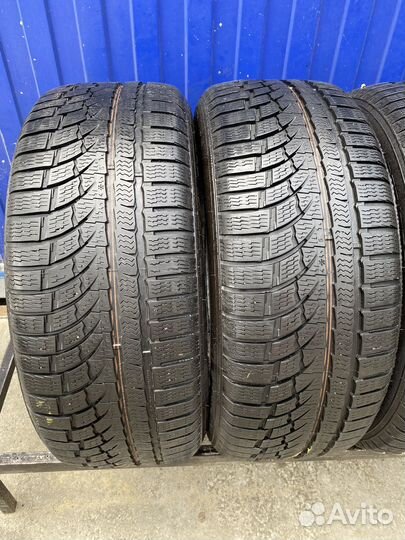 Nokian Tyres WR A4 235/55 R17