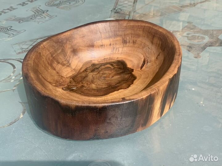 Ваза интерьерная из массива ореха