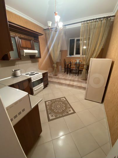 2-к. квартира, 70 м², 10/10 эт.