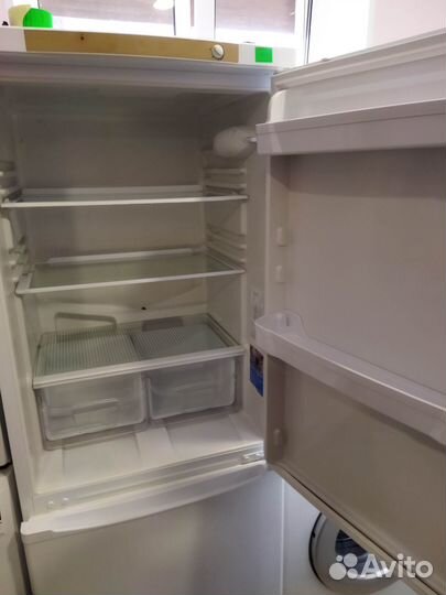 Продам холодильник indesit