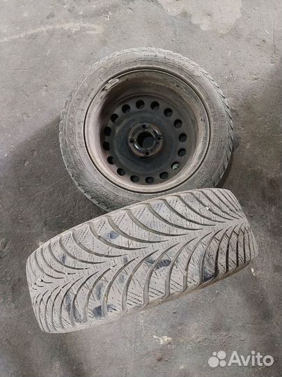 Goodyear UltraGrip Extreme 205/55 R16 94