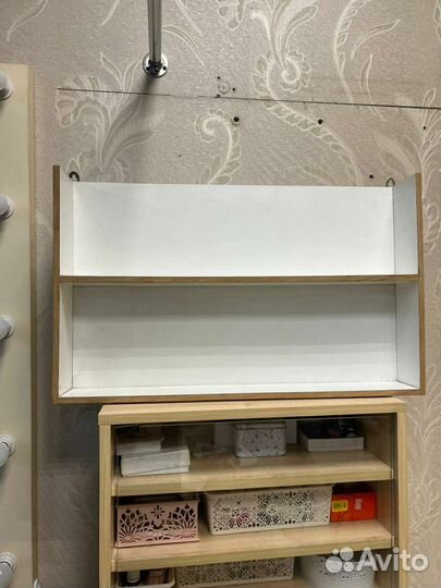 Полка настенная для лакав