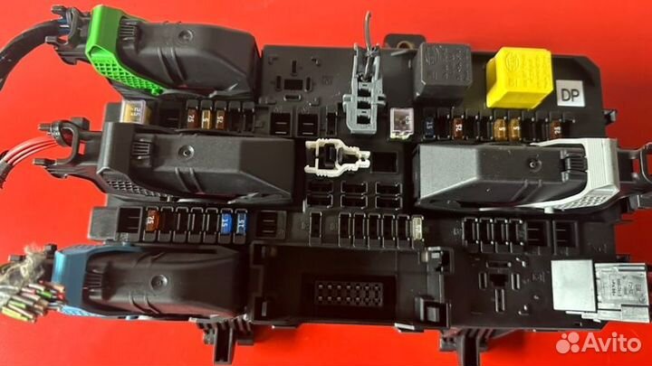 Блок предохранителей Opel Astra H 1.6 Z16XEP 2007