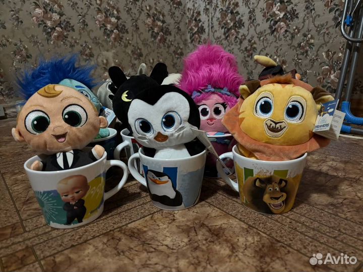 Кружка с игрушкой магнит