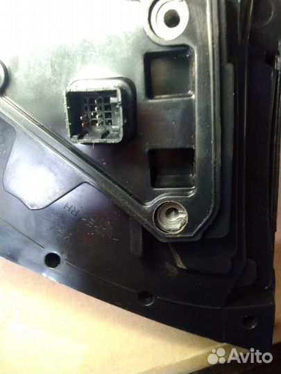 Зеркало заднего вида правое Hyundai IX35