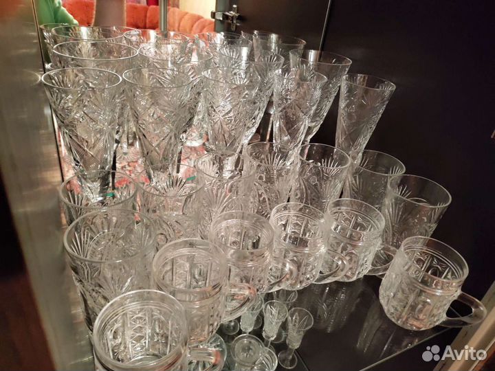 Кружки, рюмки, фужеры, ваза, салатница, хрусталь