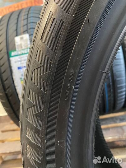 Minnell Safy M06 315/35 R22 и 275/40 R22 108W