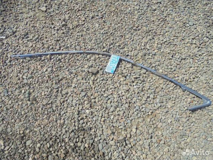 Молдинг на дверь передний правый Toyota Camry SV30