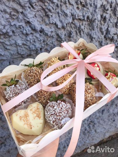 Клубника в шоколаде букеты