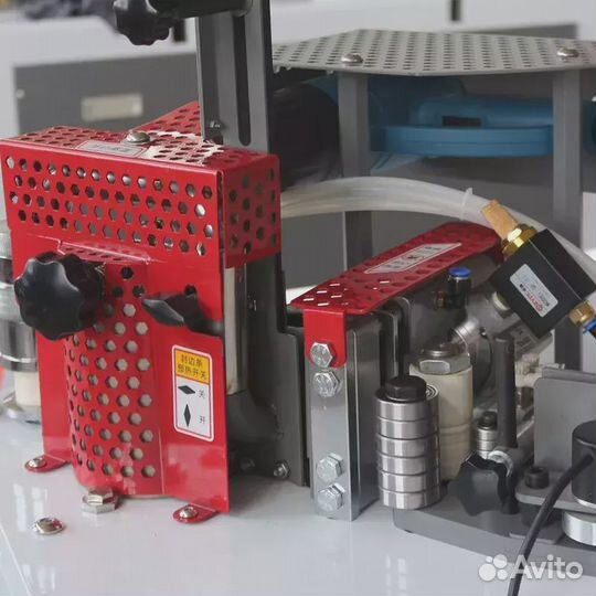 Криволинейный кромкооблицовочный станок Formigo W1