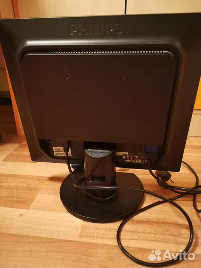 Монитор Philips 2012 года