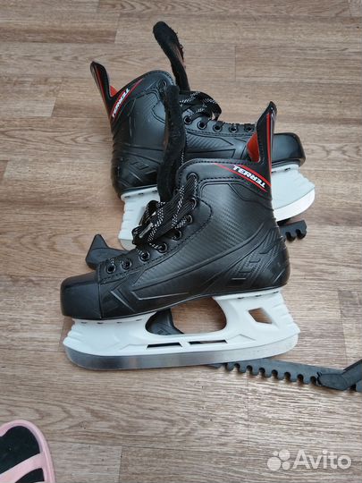 Коньки хоккейные 41 размер