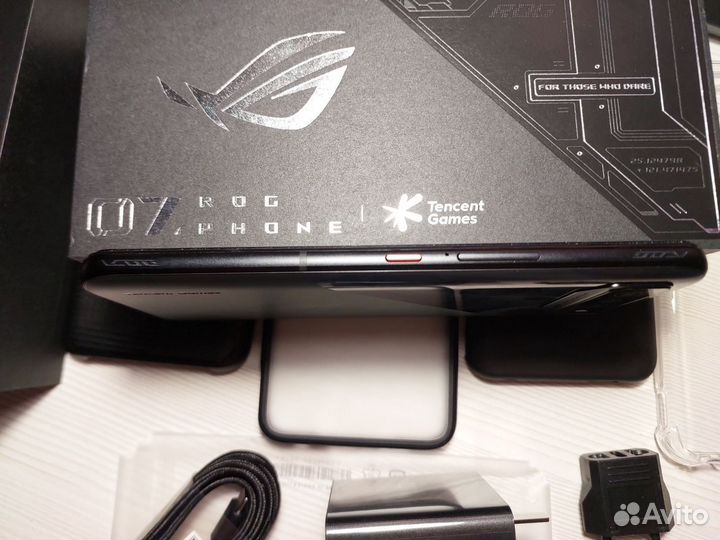 ASUS ROG Phone 7, 8/256 ГБ