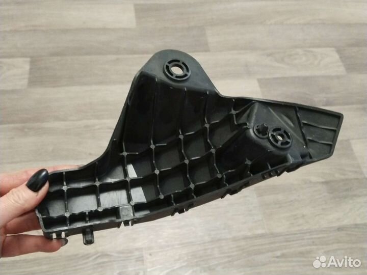 Крепление бампера Daihatsu COO правое переднее