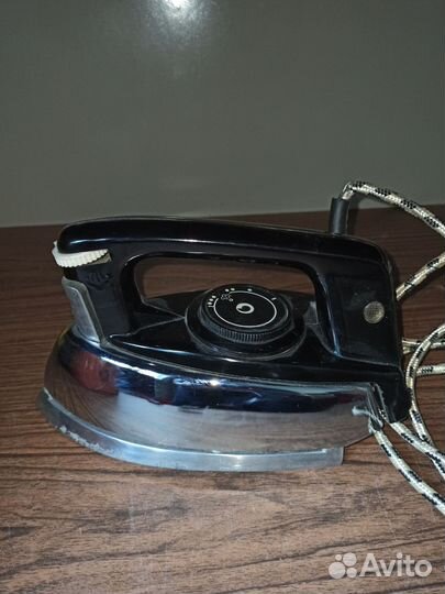 Утюг СССР с отпаривателем