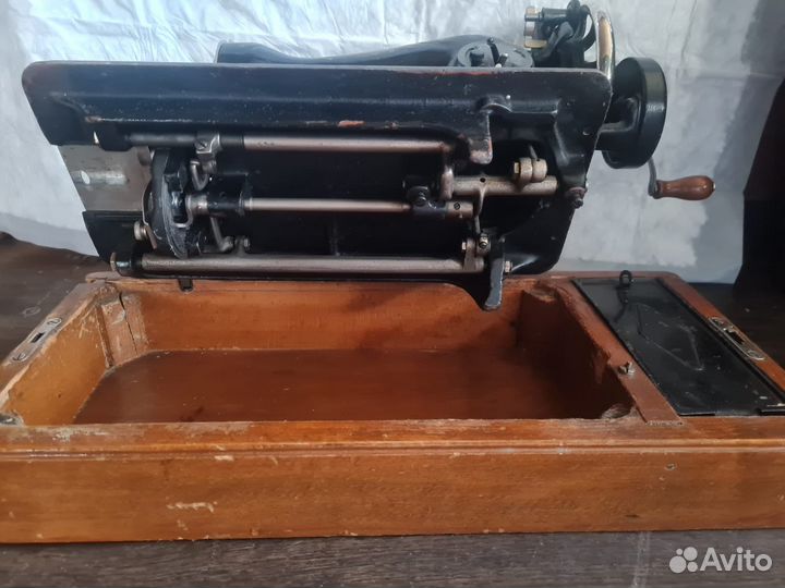 Швейная машина