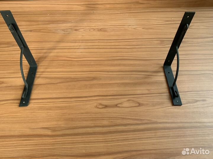 Полка стеклянная с металлическими крепежами