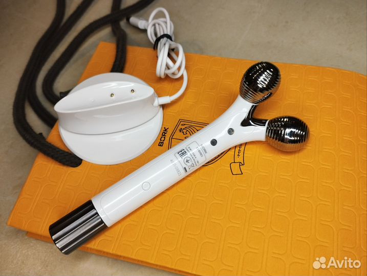 Массажер для лица bork d690 косметический ролик