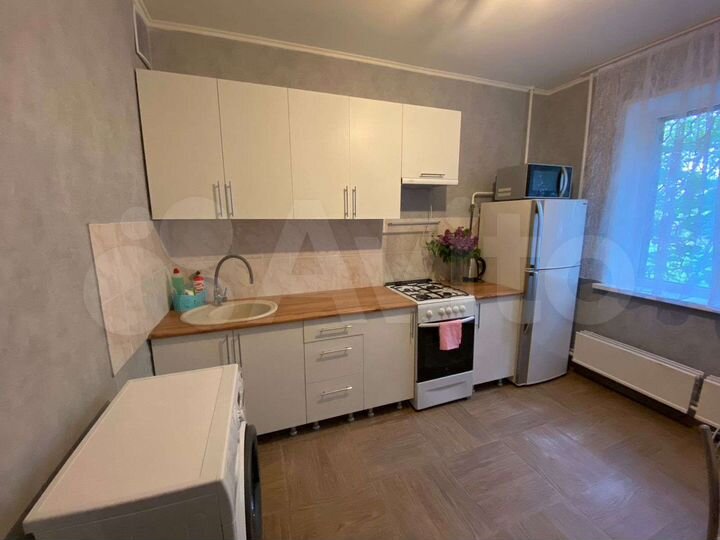 2-к. квартира, 60 м², 1/9 эт.