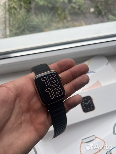 Apple Watch SE 44mm