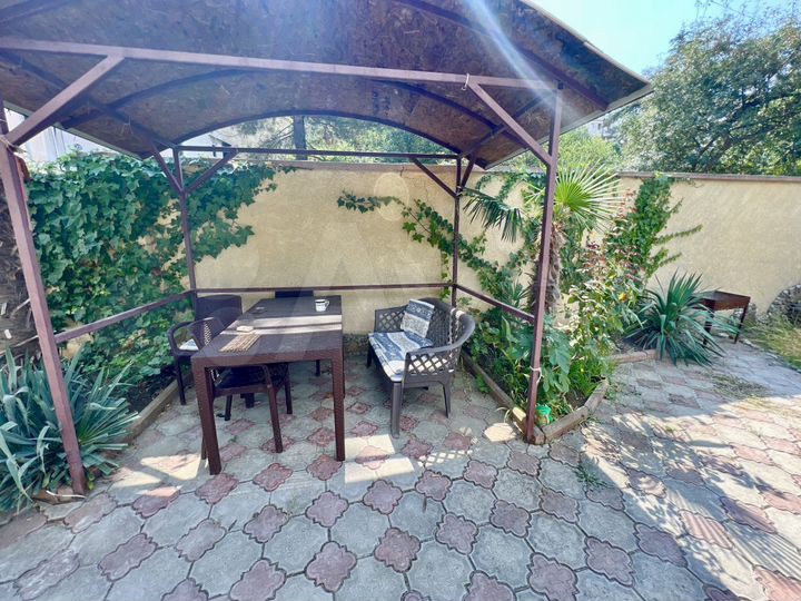 Дом 270 м² на участке 2 сот.