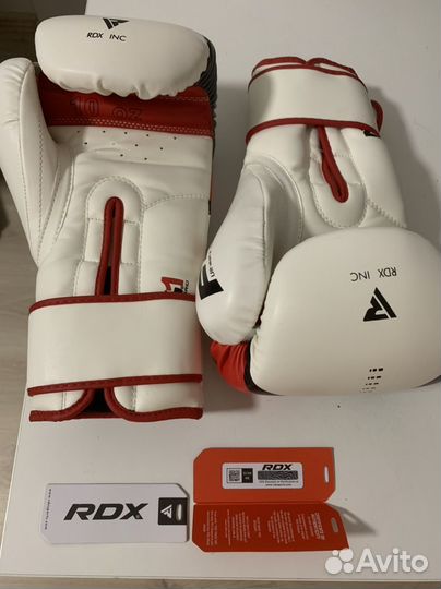 Боксерские перчатки 10 oz RDX
