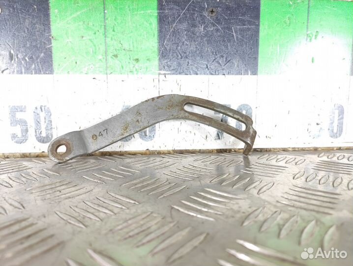 Кронштейн генератора Mitsubishi Galant 1993 1997