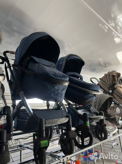 Прогулочная коляска новая