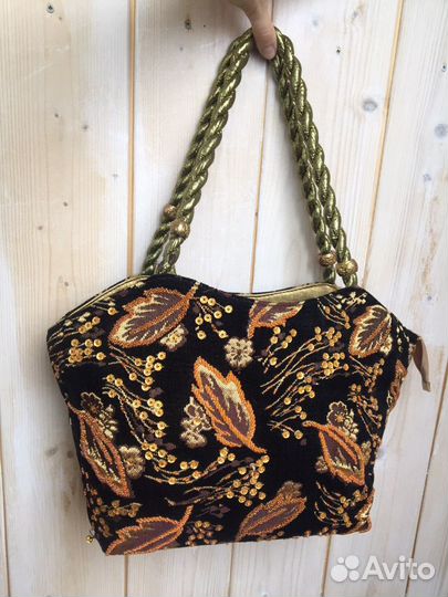 Cумка винтажная бархатная вышивка и пайетки