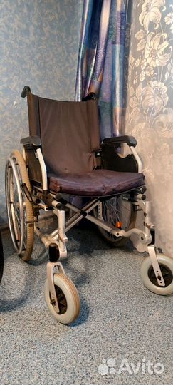 Кресло коляска для инвалидов