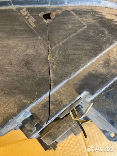 Фара передняя левая Mitsubishi Lancer